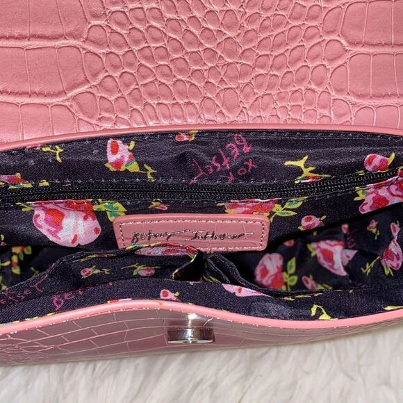 NWT Betsey Johnson Dark Blush Snake Embossed Floral Saddle Bag | Crossbody Bag - Picture 15 of 17